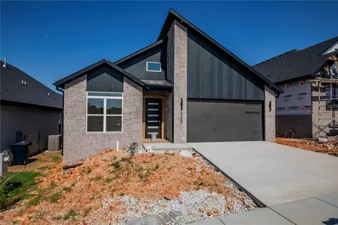 4508 Fieldcrest Ter, Rogers, AR 72758