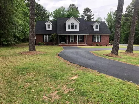 345 Crossgate Dr, Russellville, AR 72802