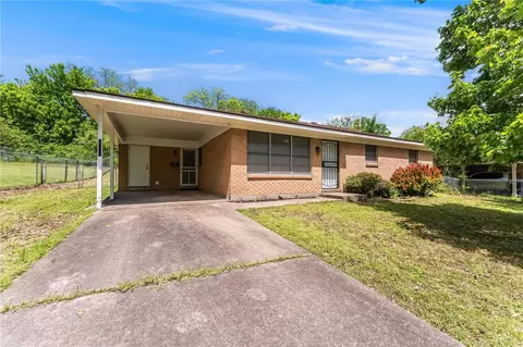 2202 Cottonwood Pl, Springdale, AR 72762