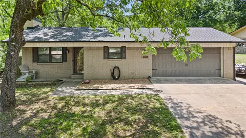 1007 W 17th Ter, Russellville, AR 72801
