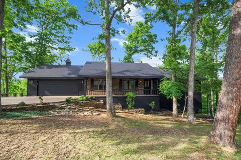 16180 Black Oak Ln, Rogers, AR 72756