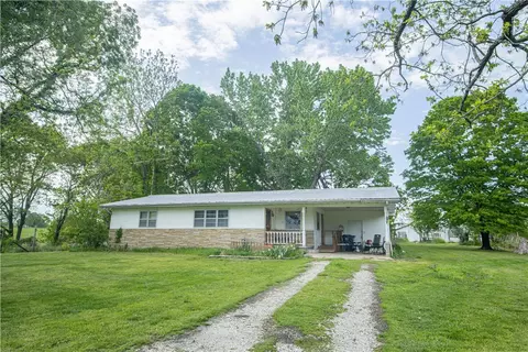 4218 Wolf Springs Rd, Harrison, AR 72601