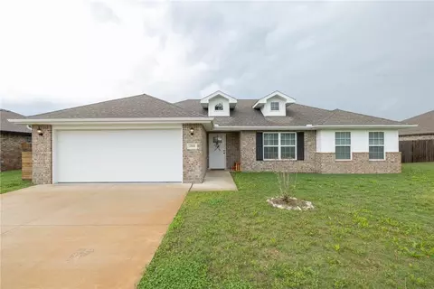 2006 Eagle Dr, Neosho, MO 64850