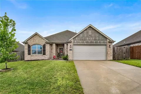 1111 Tulip St, Centerton, AR 72719