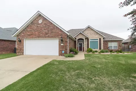 203 W Hayden Blvd, Rogers, AR 72756
