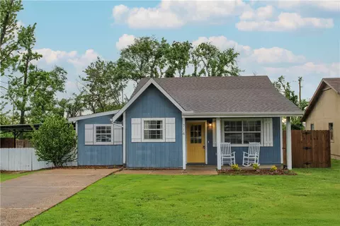 714 N 5th St, Rogers, AR 72756