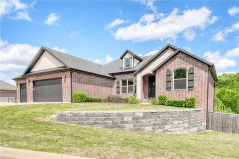 12198 Lost Oak Dr, Bentonville, AR 72712