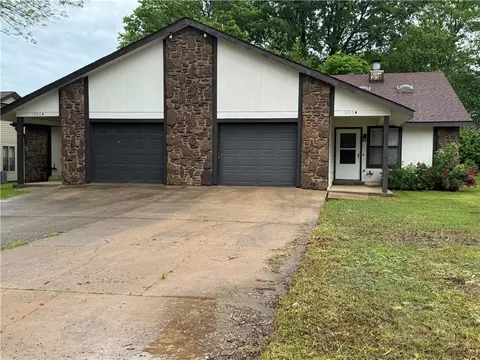 1206 B Whipporwill Ln # A, Siloam Springs, AR 72761
