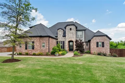 1604 NW Angel Falls Rd, Bentonville, AR 72712