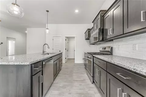 Kitchen - 4967 Little Field Ave, Springdale, AR 72762 photo 3 of 4