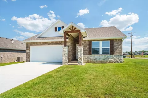 1722 Bugg St, Pea Ridge, AR 72751