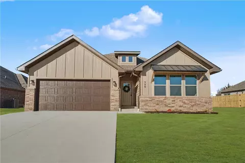 980 Woodbridge Dr, Farmington, AR 72730
