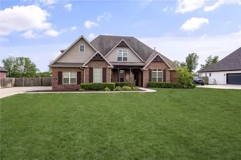 203 Chattin Cir, Bentonville, AR 72713