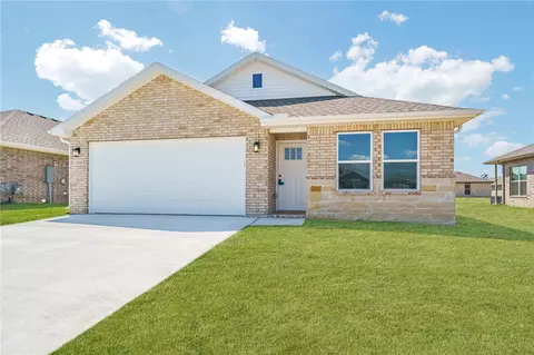 1713 Edwards St, Pea Ridge, AR 72751