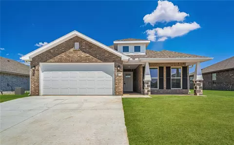 1710 Edwards St, Pea Ridge, AR 72751