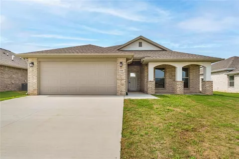 1709 Edwards St, Pea Ridge, AR 72751