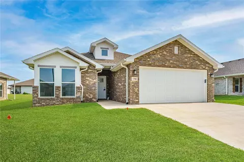 1706 Edwards St, Pea Ridge, AR 72751