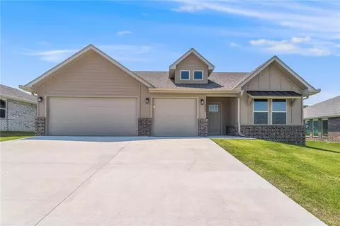 1502 E Vangston Dr, Siloam Springs, AR 72761