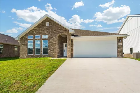 1703 Edwards St, Pea Ridge, AR 72751