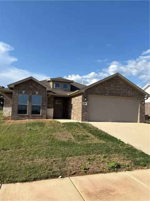 1812 Porter St, Pea Ridge, AR 72751