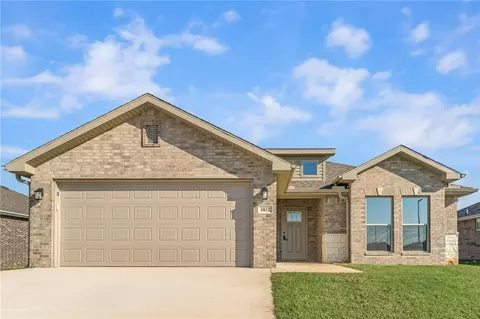 1832 Porter St, Pea Ridge, AR 72751