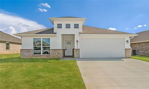 1711 Ferguson St, Pea Ridge, AR 72751