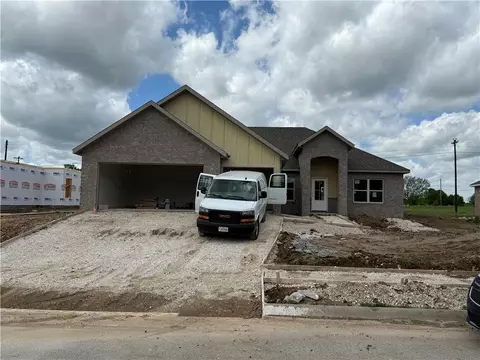 52 W Gilpin St, Farmington, AR 72730