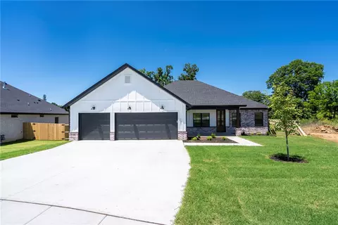 121 N Tollman Trees Ave, Farmington, AR 72730