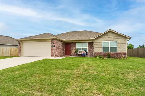 246 Justin St, Elkins, AR 72727