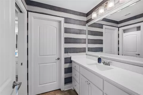 Bath - 4061 Legacy Dr, Springdale, AR 72762 photo 4 of 5
