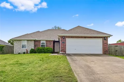 711 Reisling St, Centerton, AR 72719