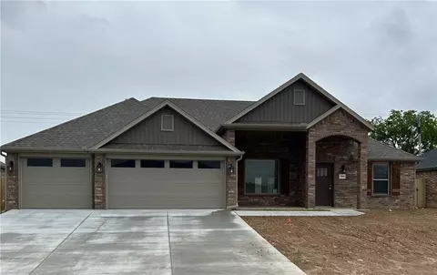2008 Dobbs St, Pea Ridge, AR 72751