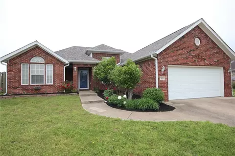 410 Division St, Centerton, AR 72719