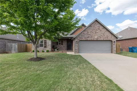 3102 Wargate Ave, Bentonville, AR 72713