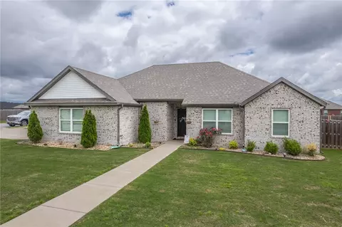 380 Tacoma St, Farmington, AR 72730