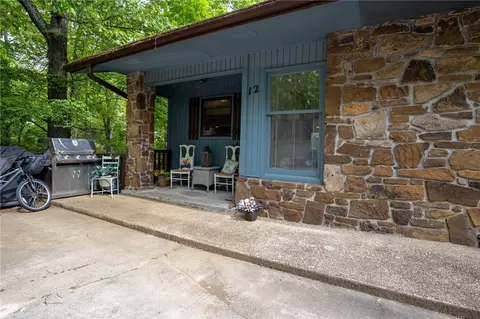 12 Barbara Ln, Bella Vista, AR 72715