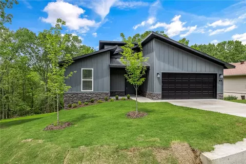 15 Hartlepool Dr, Bella Vista, AR 72715