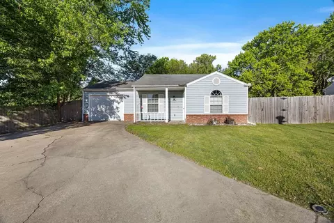 311 Evergreen Ln, Fayetteville, AR 72703