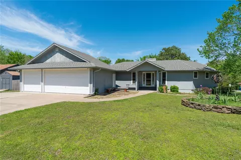 2 Natalie Ln, Bella Vista, AR 72715