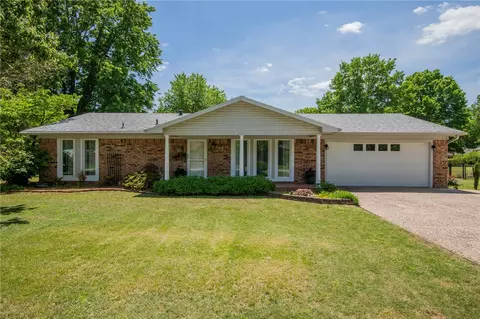 1533 E Stubblefield Rd, Fayetteville, AR 72703