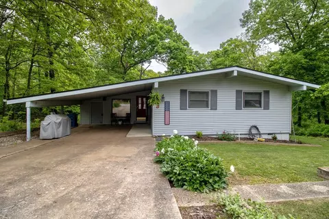 3 Lancaster Dr, Bella Vista, AR 72715
