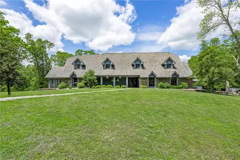 10709 Walnut Valley Ln, Rogers, AR 72756