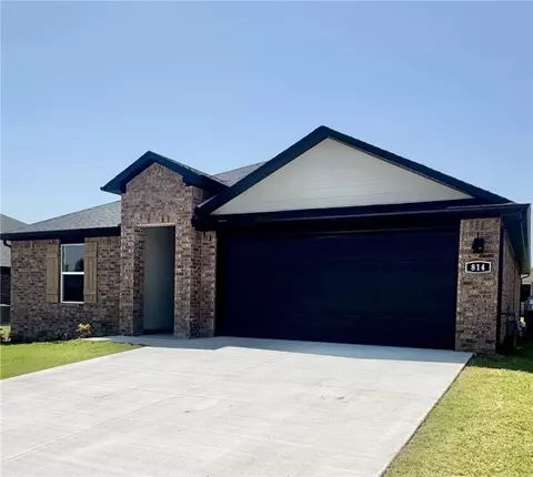 814 Heeler Ave, Lowell, AR 72745