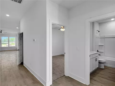 814 Heeler Ave, Lowell, AR 72745 photo 2