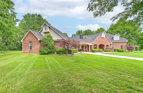 1614 Lafite Ln, Fayetteville, AR 72703