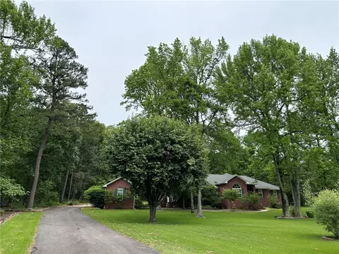 44 Pike Ln, Russellville, AR 72802