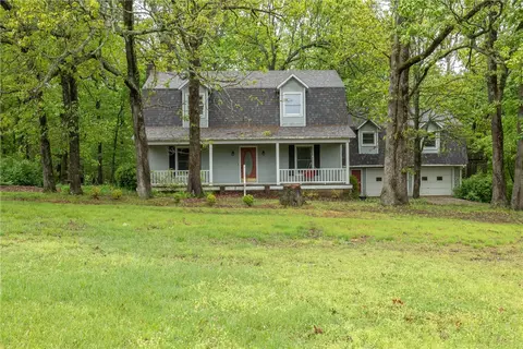 828 Callihan Loop, Springdale, AR 72762