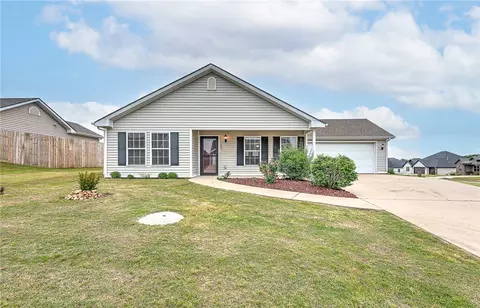 1480 Battery Dr, Prairie Grove, AR 72753