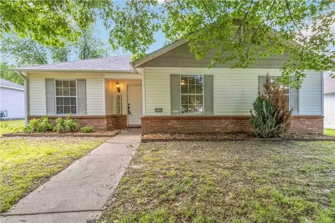 5699 W Fountain St, Fayetteville, AR 72704
