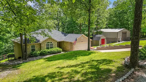 22359 Derik Rd, Springdale, AR 72764